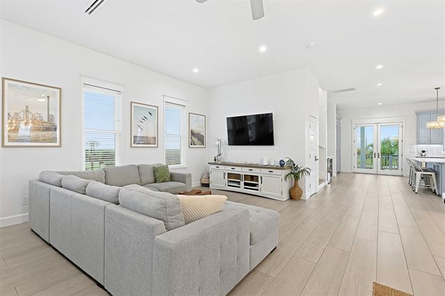 4119 Royal Tern Lane, Galveston, TX 77554