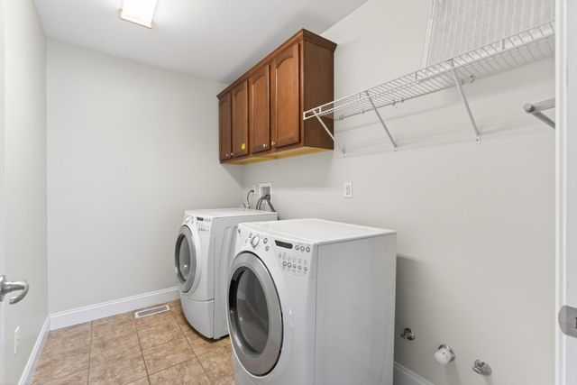 197 Rustling Oaks Dr, Sparta, TN 38583