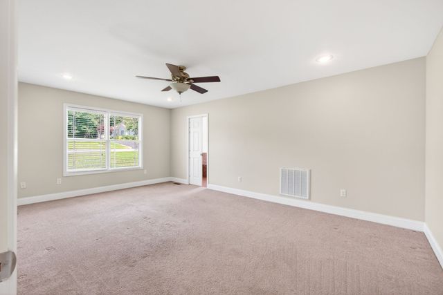 197 Rustling Oaks Dr, Sparta, TN 38583