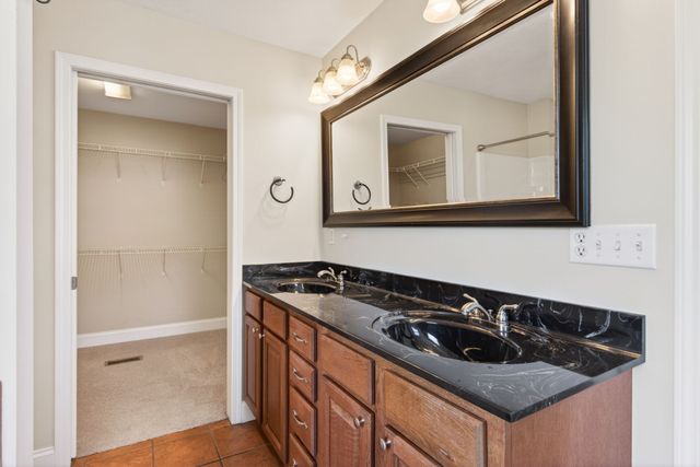 197 Rustling Oaks Dr, Sparta, TN 38583