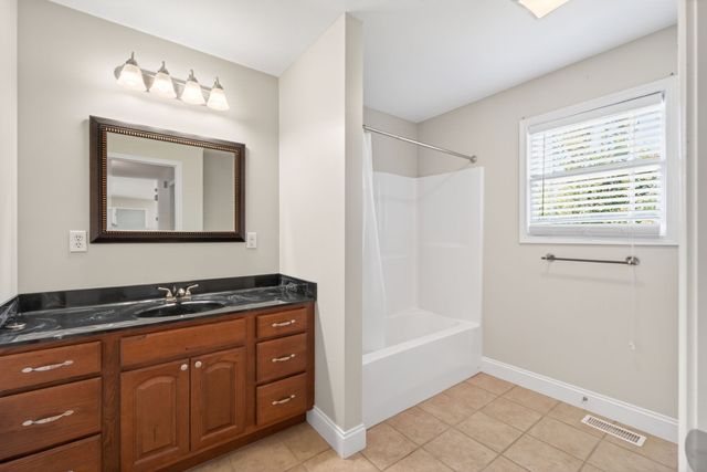 197 Rustling Oaks Dr, Sparta, TN 38583