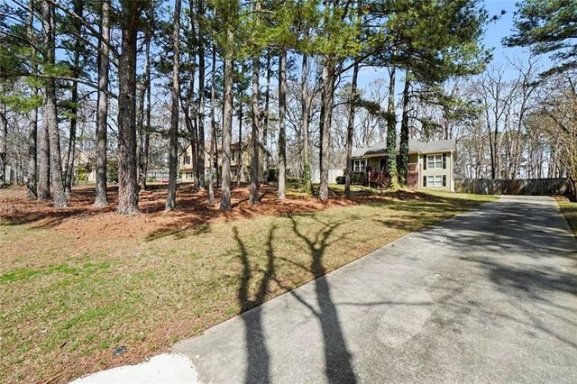 613 Cedar Creek Drive, Dallas, GA 30157