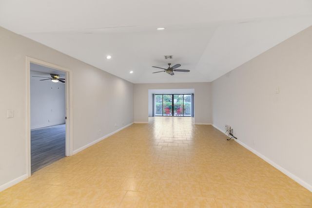 13867 Eastpointe Way, Palm Beach Gardens, FL 33418