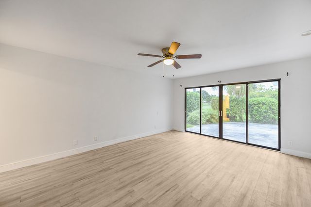 13867 Eastpointe Way, Palm Beach Gardens, FL 33418