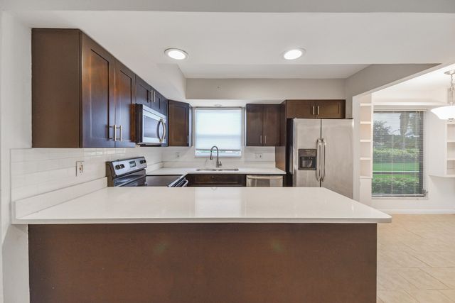 13867 Eastpointe Way, Palm Beach Gardens, FL 33418