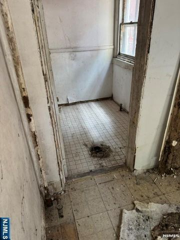 38 Sunset Avenue, Newark, NJ 07106