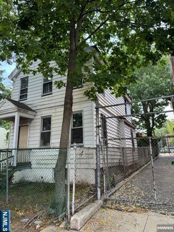 38 Sunset Avenue, Newark, NJ 07106