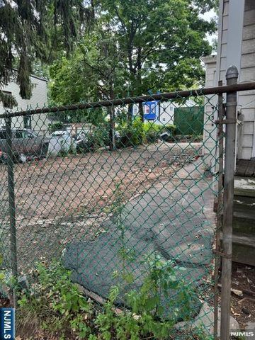 38 Sunset Avenue, Newark, NJ 07106
