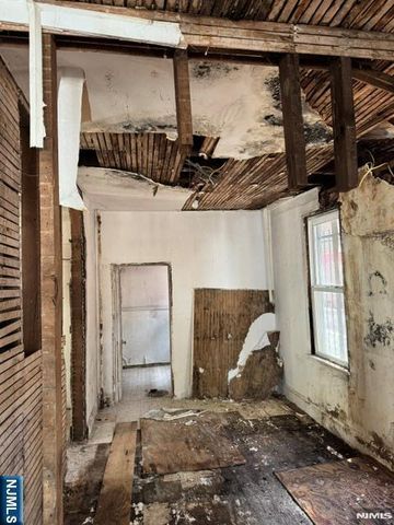 38 Sunset Avenue, Newark, NJ 07106