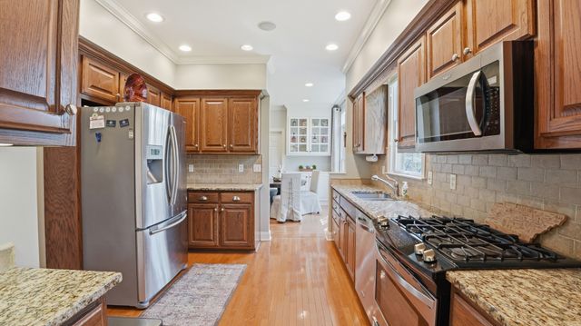 240 Lake Hills Rd, Tullahoma, TN 37388