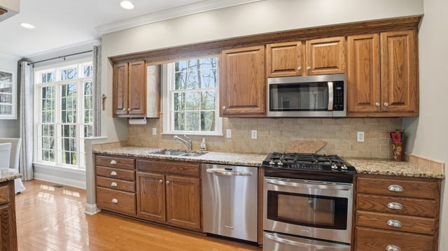 240 Lake Hills Rd, Tullahoma, TN 37388
