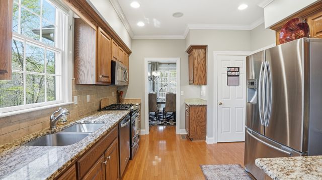 240 Lake Hills Rd, Tullahoma, TN 37388