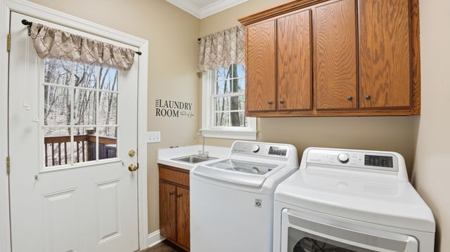 240 Lake Hills Rd, Tullahoma, TN 37388