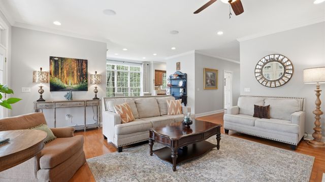 240 Lake Hills Rd, Tullahoma, TN 37388