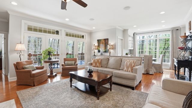 240 Lake Hills Rd, Tullahoma, TN 37388
