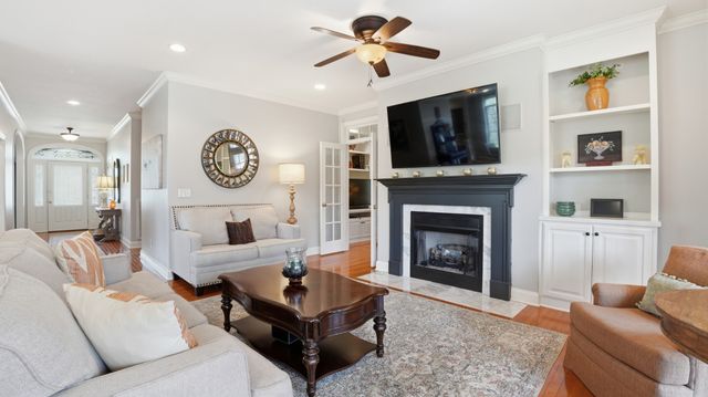 240 Lake Hills Rd, Tullahoma, TN 37388