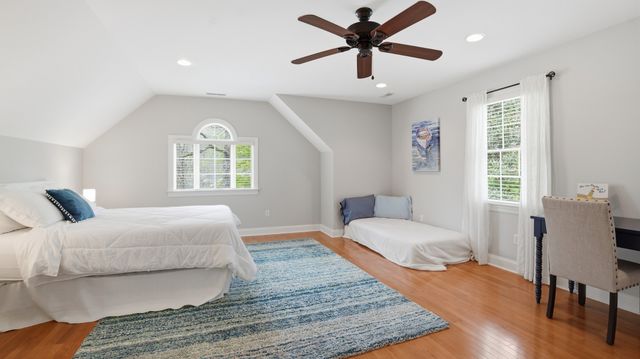 240 Lake Hills Rd, Tullahoma, TN 37388