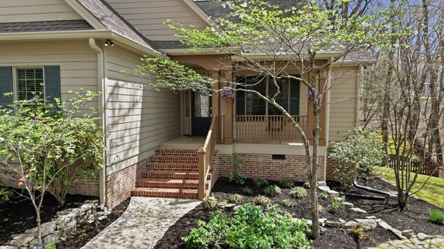 240 Lake Hills Rd, Tullahoma, TN 37388