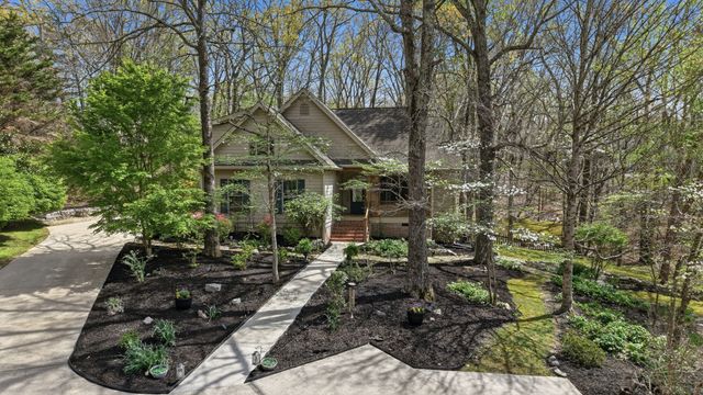 240 Lake Hills Rd, Tullahoma, TN 37388