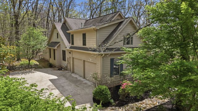 240 Lake Hills Rd, Tullahoma, TN 37388