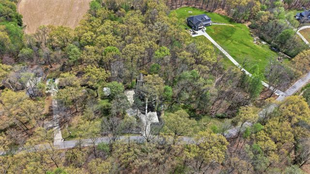 240 Lake Hills Rd, Tullahoma, TN 37388