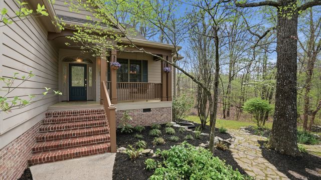 240 Lake Hills Rd, Tullahoma, TN 37388