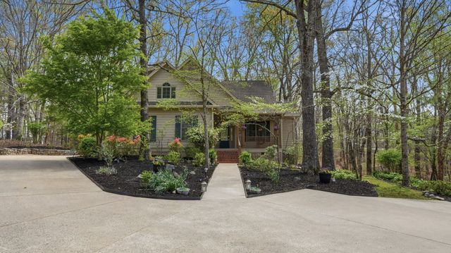240 Lake Hills Rd, Tullahoma, TN 37388