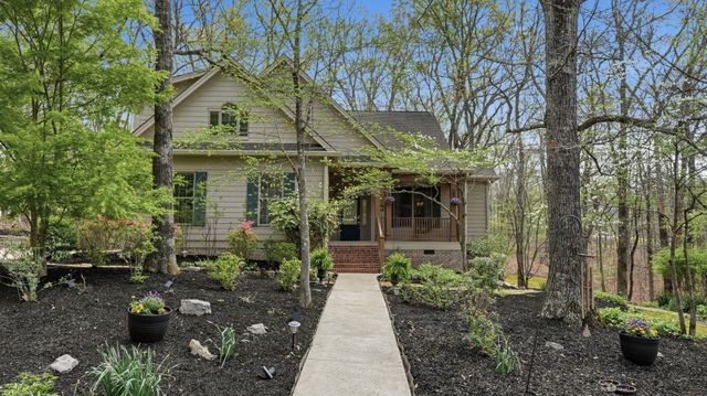 240 Lake Hills Rd, Tullahoma, TN 37388