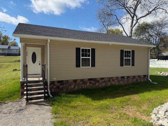 206 Hotel St, Decherd, TN 37324