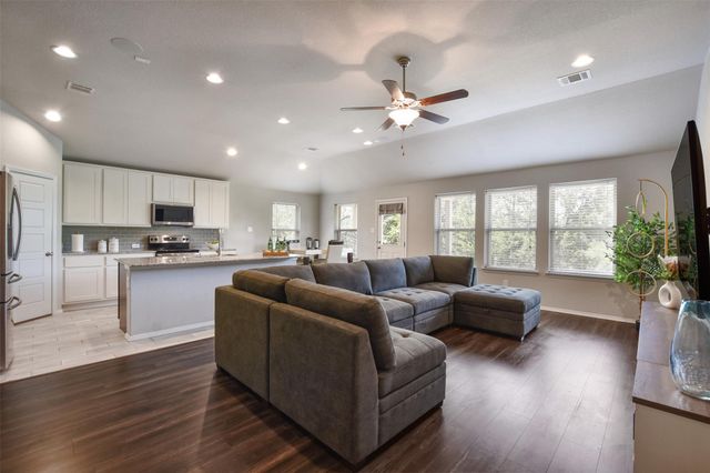 21510 Paine Ave, Lago Vista, TX 78645