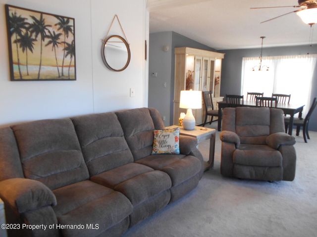 15084 Brookridge Boulevard, Brooksville, FL 34613