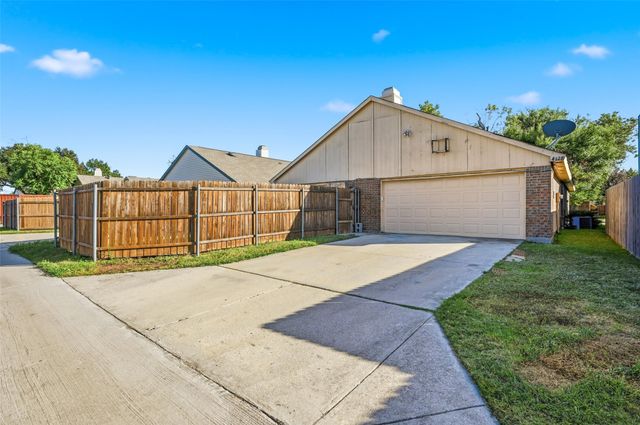 4128 Caldwell Avenue, The Colony, TX 75056