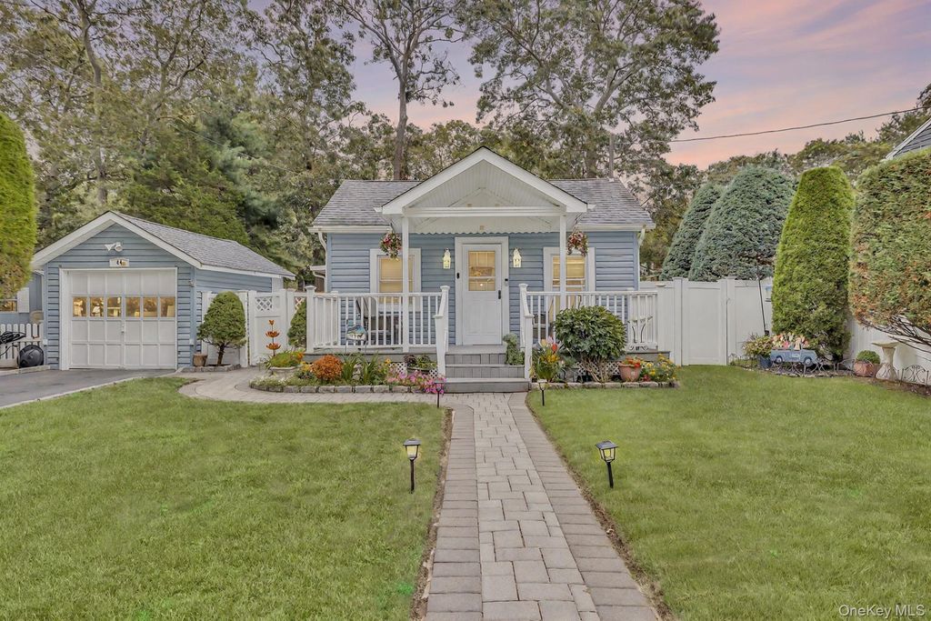 44 Lexington Avenue, Patchogue, NY 11772