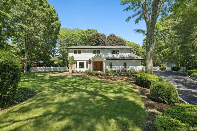 6 Washington Avenue, Dix Hills, NY 11746