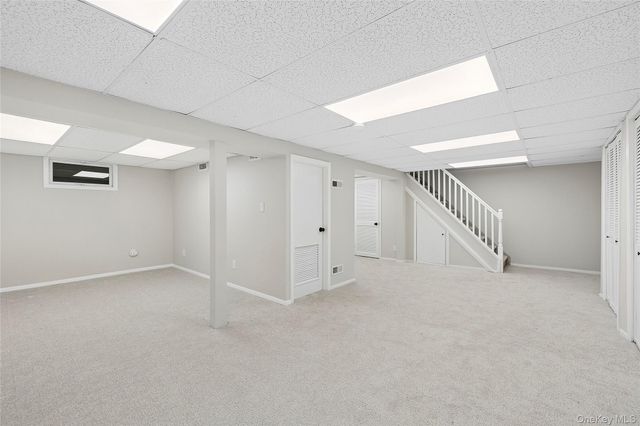 6 Washington Avenue, Dix Hills, NY 11746