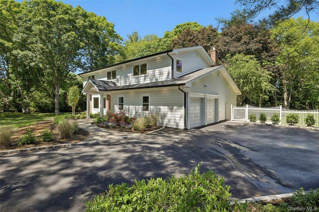 6 Washington Avenue, Dix Hills, NY 11746