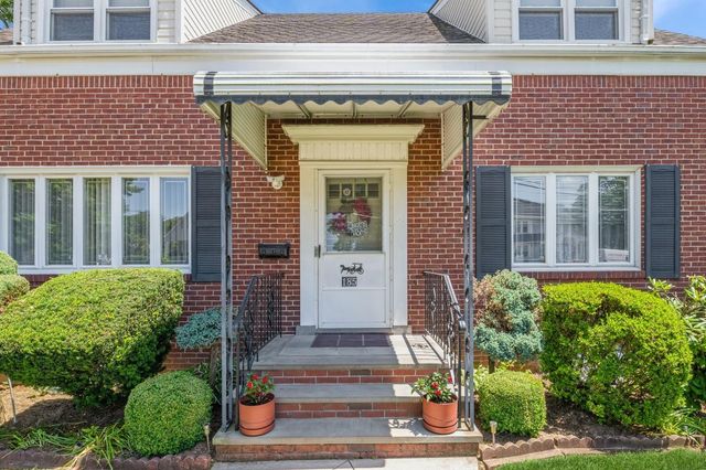 185 Emerson Place, Valley Stream, NY 11580