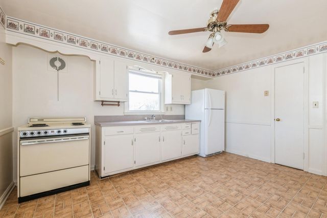 185 Emerson Place, Valley Stream, NY 11580