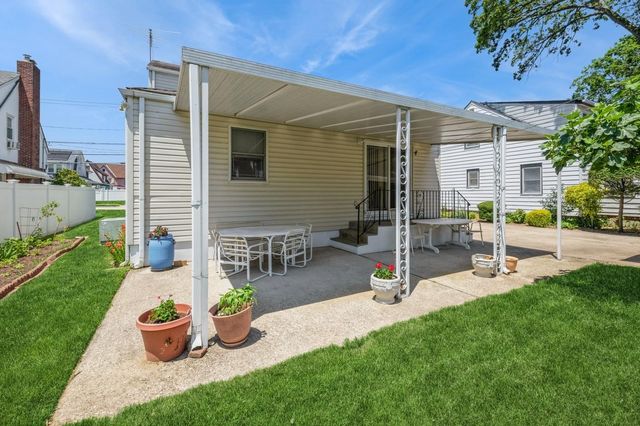185 Emerson Place, Valley Stream, NY 11580