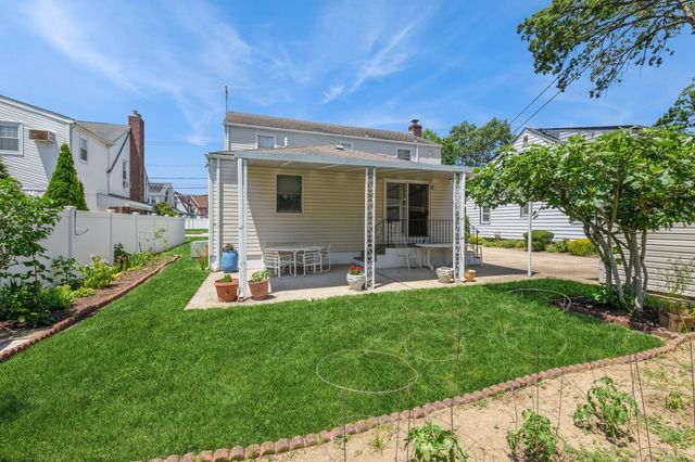 185 Emerson Place, Valley Stream, NY 11580