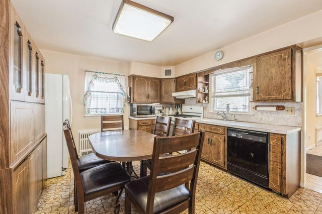 185 Emerson Place, Valley Stream, NY 11580