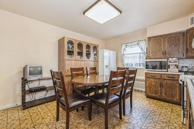 185 Emerson Place, Valley Stream, NY 11580