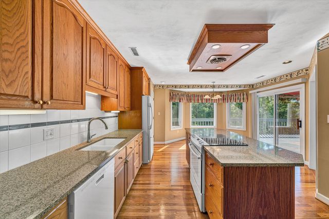 6595 Pencheck CIR, Roanoke, VA 24018