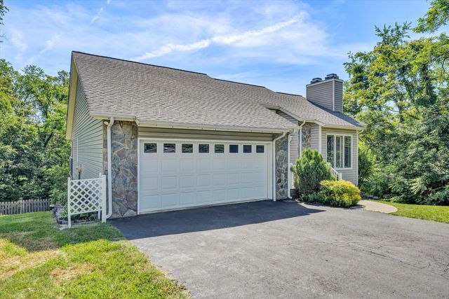 6595 Pencheck CIR, Roanoke, VA 24018