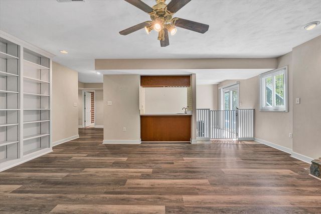6595 Pencheck CIR, Roanoke, VA 24018