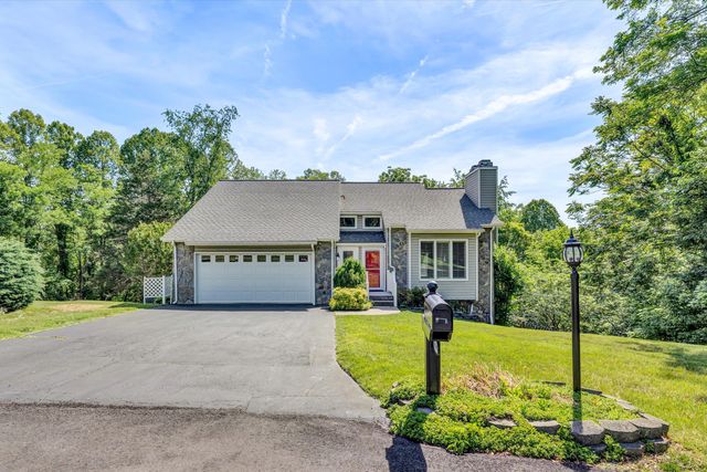 6595 Pencheck CIR, Roanoke, VA 24018