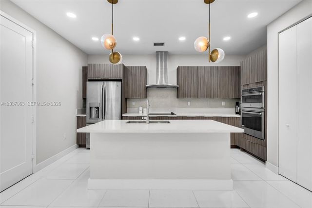 10365 NW 66th St, Doral, FL 33178