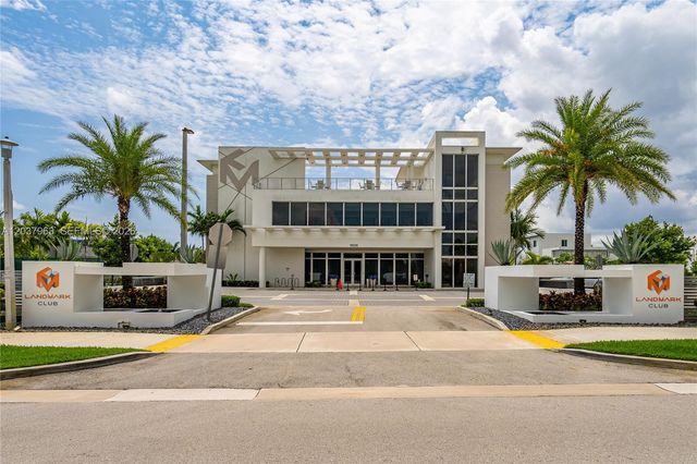 10365 NW 66th St, Doral, FL 33178