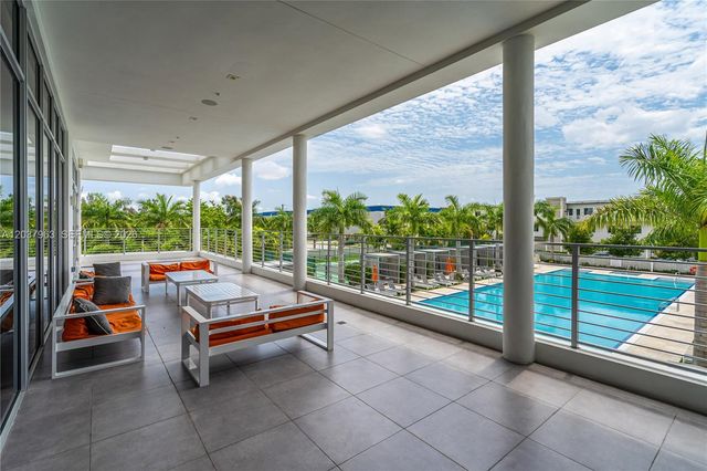 10365 NW 66th St, Doral, FL 33178