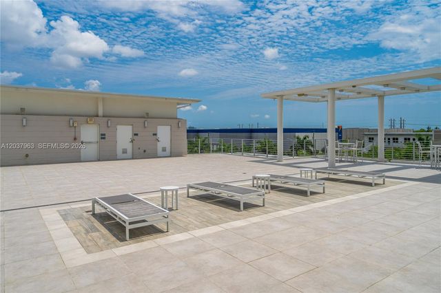 10365 NW 66th St, Doral, FL 33178